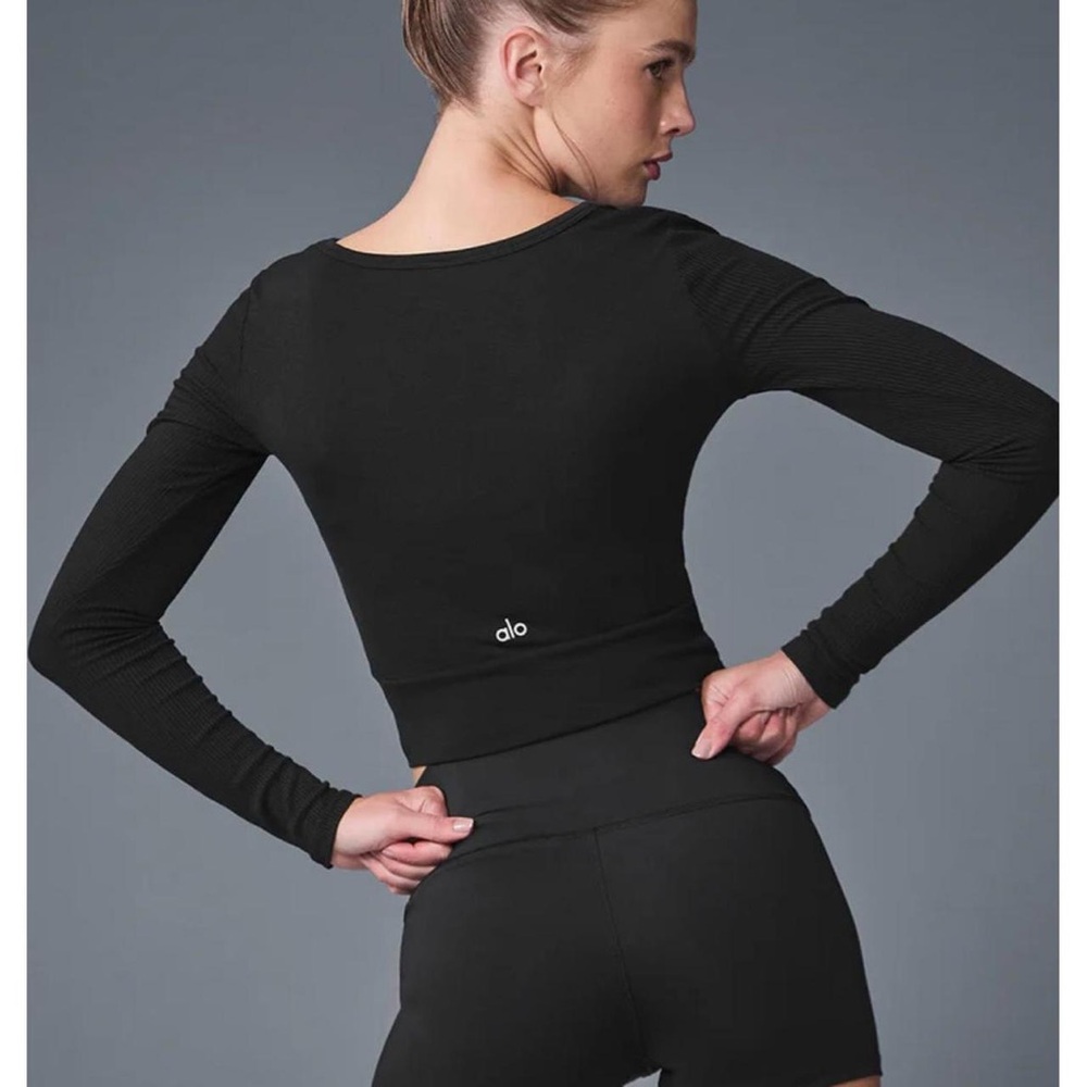 Alo ribbed ballet core long sleeve yoga top 🧘‍♀️